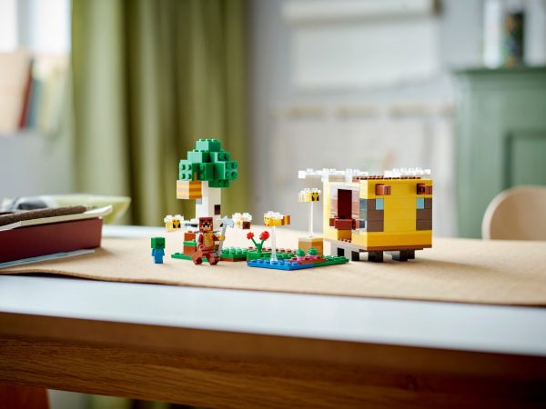 LEGO Minecraft - Het Bijenhuisje - 21241