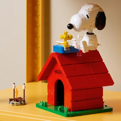 LEGO Ideas - Peanuts: Snoopy's hondenhok - 21368