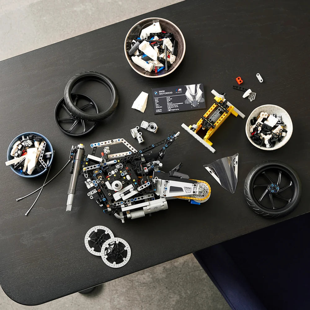 LEGO 42130