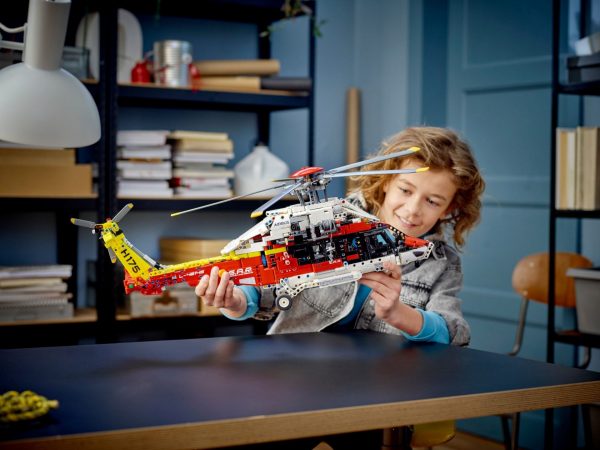 LEGO Technic - Airbus H175 Reddingshelikopter - 42145