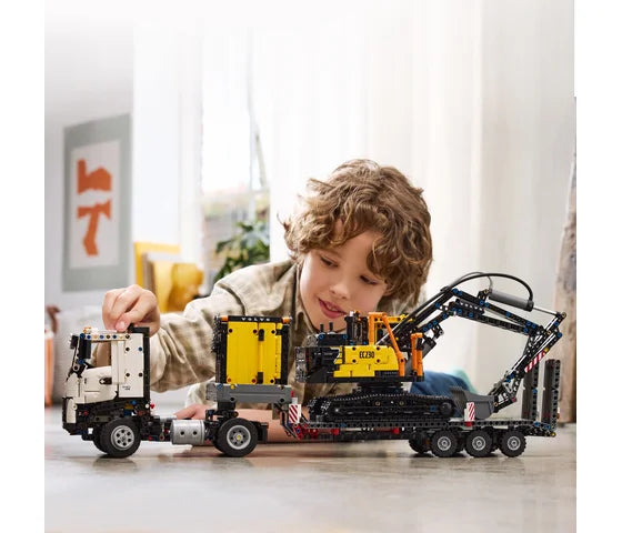 LEGO Technic - Volvo FMX truck & EC230 elektrische graafmachine - 42175