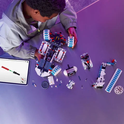 LEGO Technic - Lunar Outpost™ maanrover ruimtevoertuig - 42211