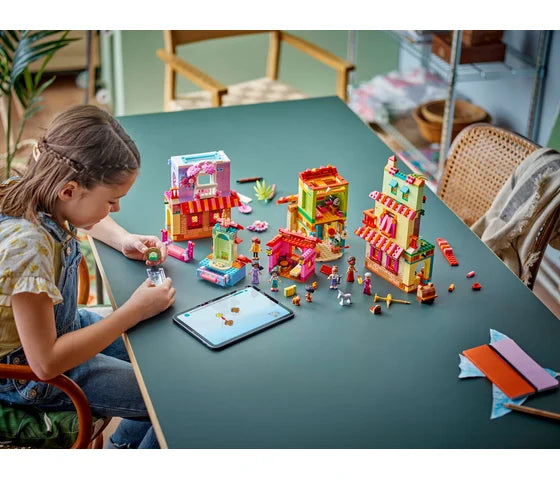 LEGO Disney - Het magische huis van de familie Madrigal - 43245