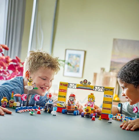 LEGO Super Mario - Mario Kart™ – Baby Peach en grand prix–set - 72036