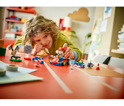 LEGO Super Mario - Mario Kart™ – Interactieve LEGO® Mario™ en standaardkart - 72043