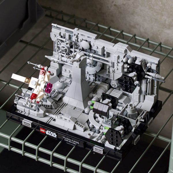 LEGO Star Wars - Death Star Trench Run diorama - 75329