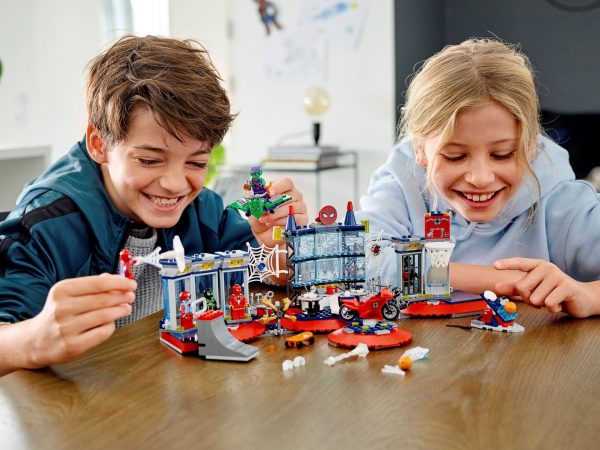 LEGO Marvel - Aanval op de Spider schuilplaats - 76175