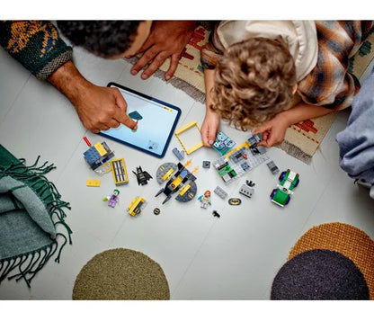 LEGO DC Comics - De Batcave™ met Batman™, Batgirl™ en The Joker™ - 76272