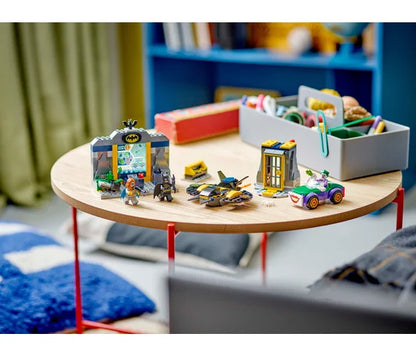 LEGO DC Comics - De Batcave™ met Batman™, Batgirl™ en The Joker™ - 76272