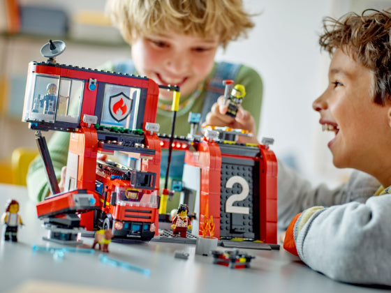 LEGO City - Brandweerkazerne en brandweerauto - 60414