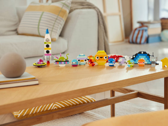 LEGO Classic - Creatieve planeten - 11037