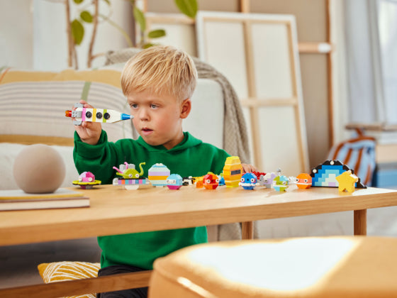 LEGO Classic - Creatieve planeten - 11037