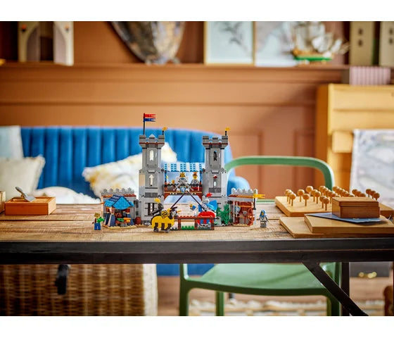 LEGO Creator - Middeleeuws kasteel met ridders te paard - 31168