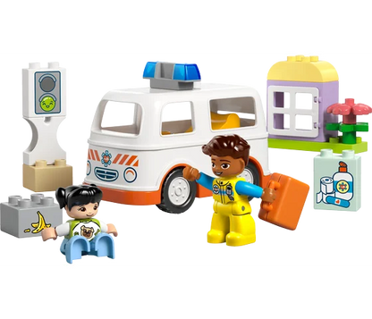 LEGO DUPLO - Ambulance met chauffeur - 10447