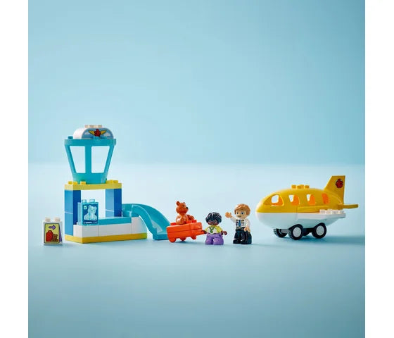 LEGO DUPLO - Voor het eerst op het vliegveld - 10443