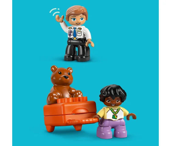 LEGO DUPLO - Voor het eerst op het vliegveld - 10443