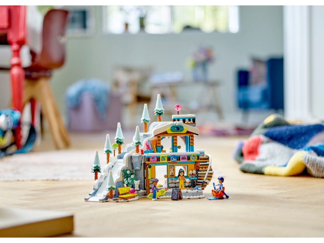 LEGO Friends - Vakantie skipiste en café - 41756