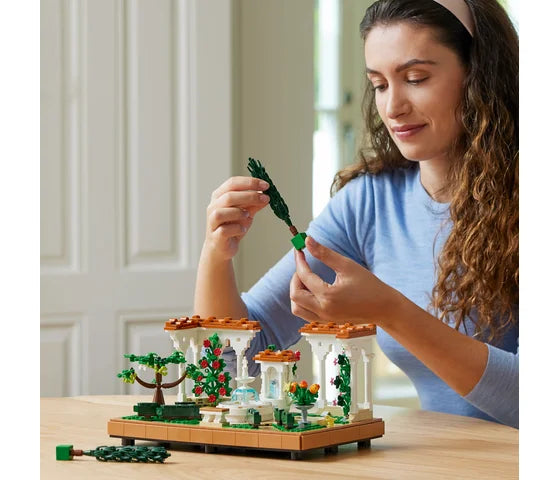 LEGO Icons - Tuin met fontein - 10359