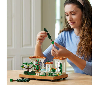 LEGO Icons - Tuin met fontein - 10359