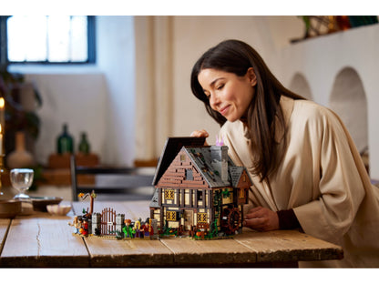 LEGO Ideas - Disney - Hocus Pocus: het huisje van de Sanderson-zussen - 21341