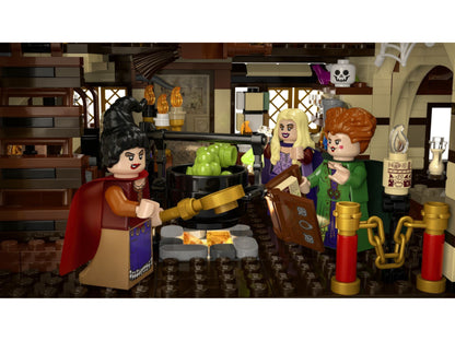 LEGO Ideas - Disney - Hocus Pocus: het huisje van de Sanderson-zussen - 21341