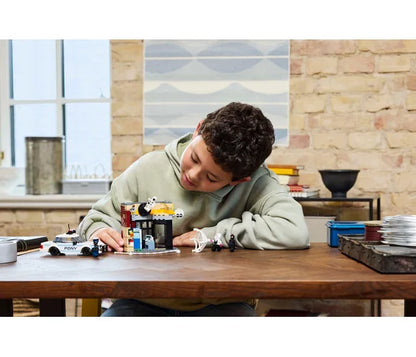 LEGO Marvel - Spider-Verse: Miles Morales vs. de Spot - 76311