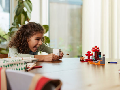 LEGO Minecraft - Hinderlaag bij het Nether-portaal - 21255