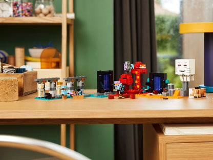 LEGO Minecraft - Hinderlaag bij het Nether-portaal - 21255