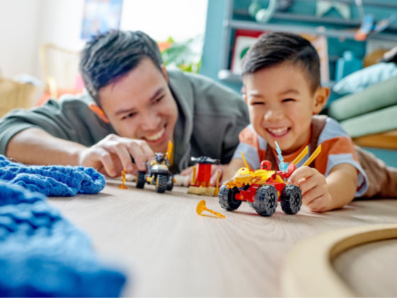 LEGO Ninjago - Kai en Ras' duel tussen auto en motor - 71789