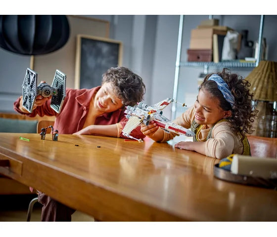 LEGO Star Wars - TIE Fighter en X-wing combi - 75393