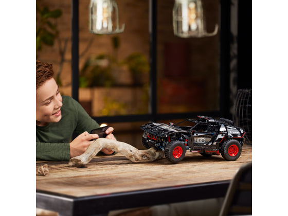 LEGO Technic - Audi RS Q e-tron - 42160