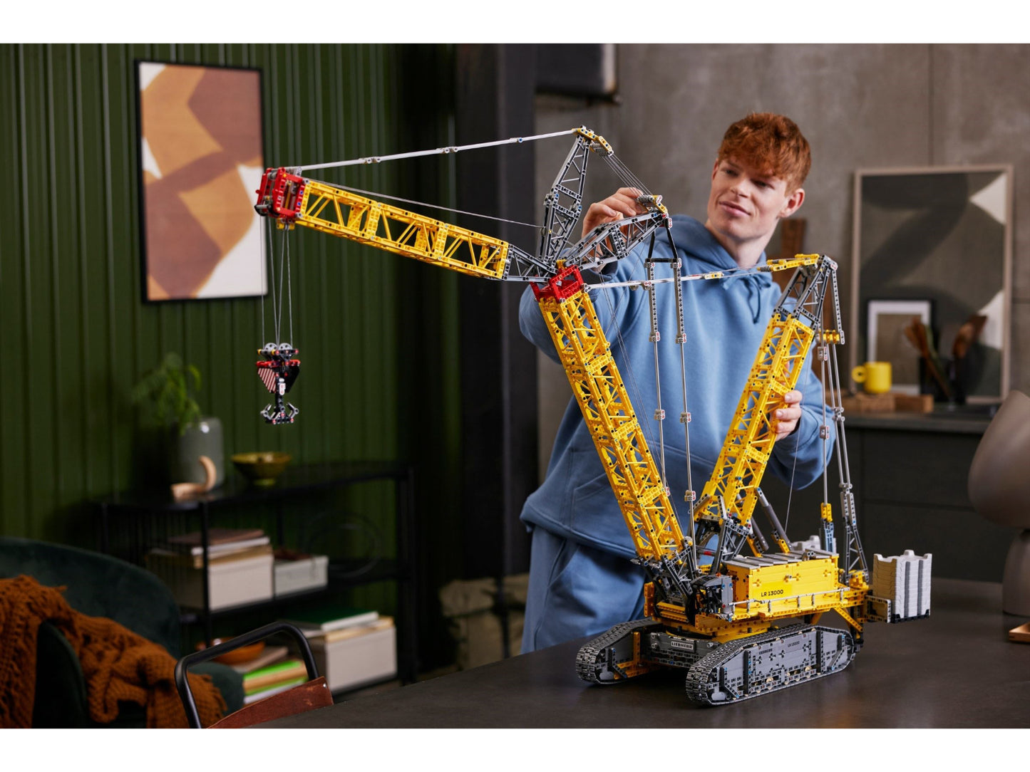 LEGO Technic - Liebherr Rupsbandkraan LR 13000 - 42146