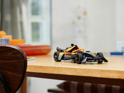 LEGO Technic - NEOM McLaren Formula E racewagen - 42169