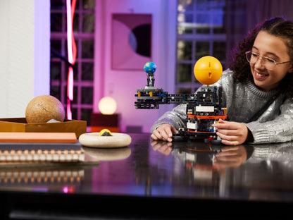 LEGO Technic - De aarde en de maan in beweging - 42179