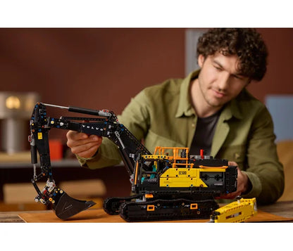 LEGO Technic - Volvo EC500 Hybrid graafmachine - 42215